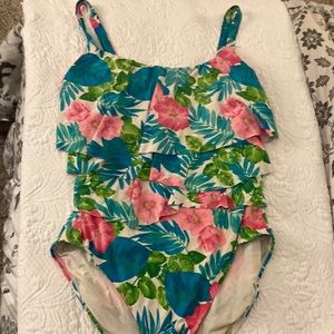 Coco Reef Sz 12/36D swimsuit w built in underwire